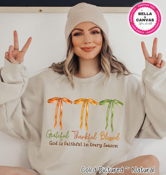 God Is Faithful Autumn Bows Shirt – product photo 1