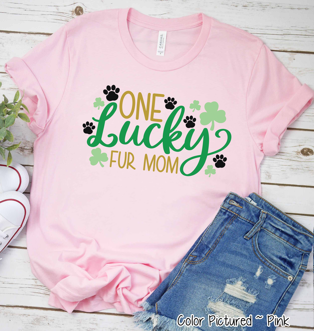One Lucky Fur Mom St Patricks Day Tee