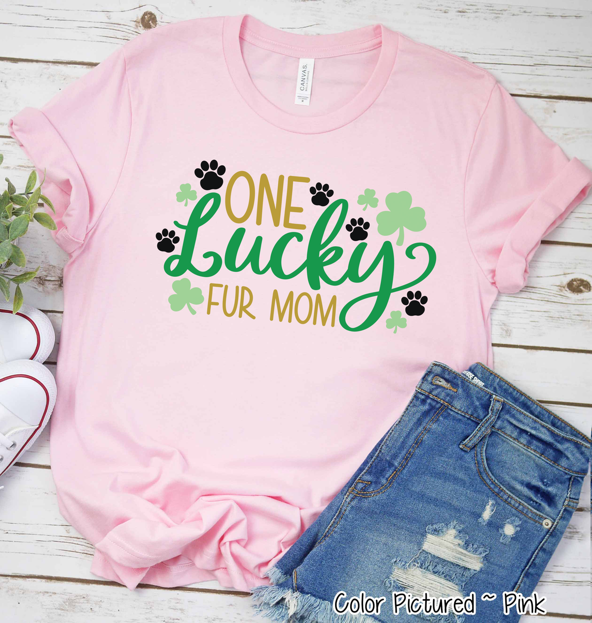 One Lucky Fur Mom St Patricks Day Tee